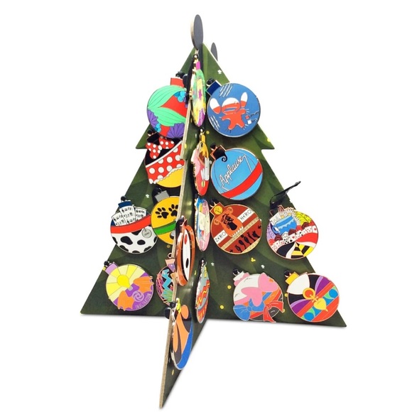 World of Disney Holiday Countdown Calendar Pin Set 2020 Limited Release NEW - Picture 4 of 8